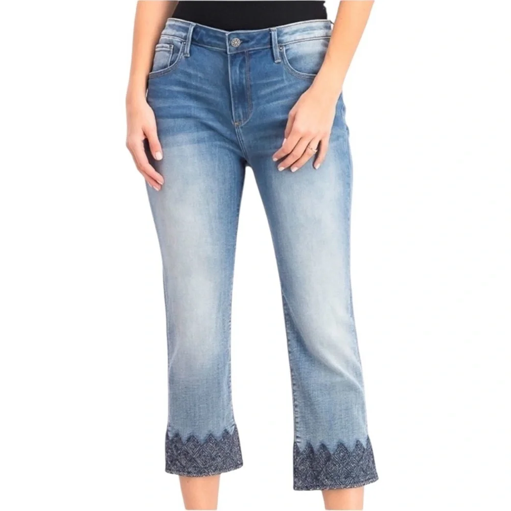 Driftwood Candace Jeans – Argyle Embroidered Hem - Size 26